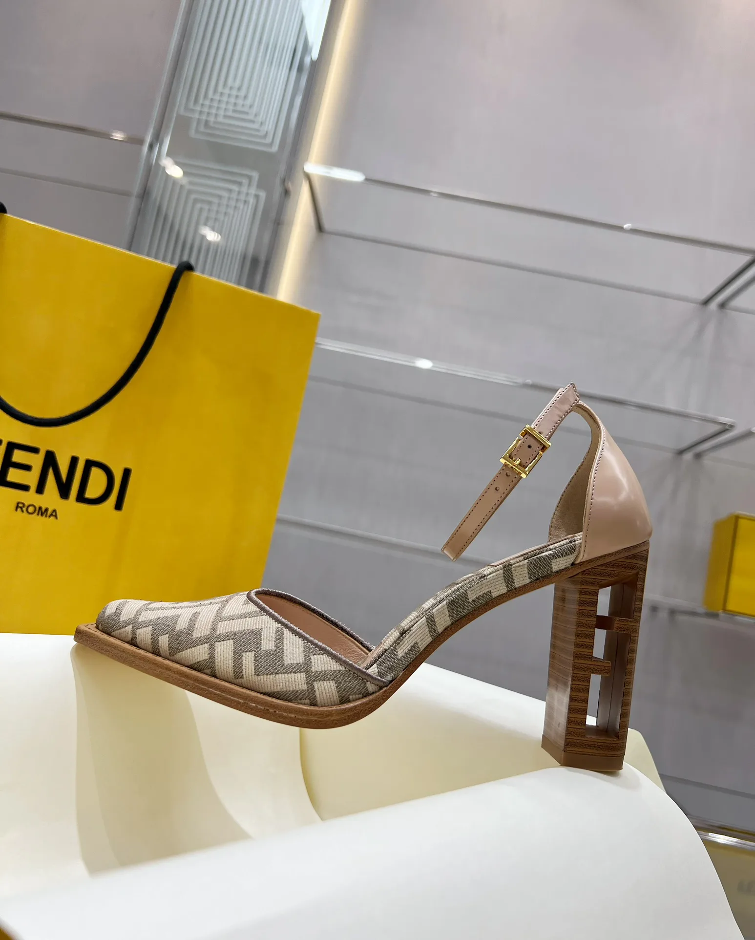 Туфли Женские Fendi 10378