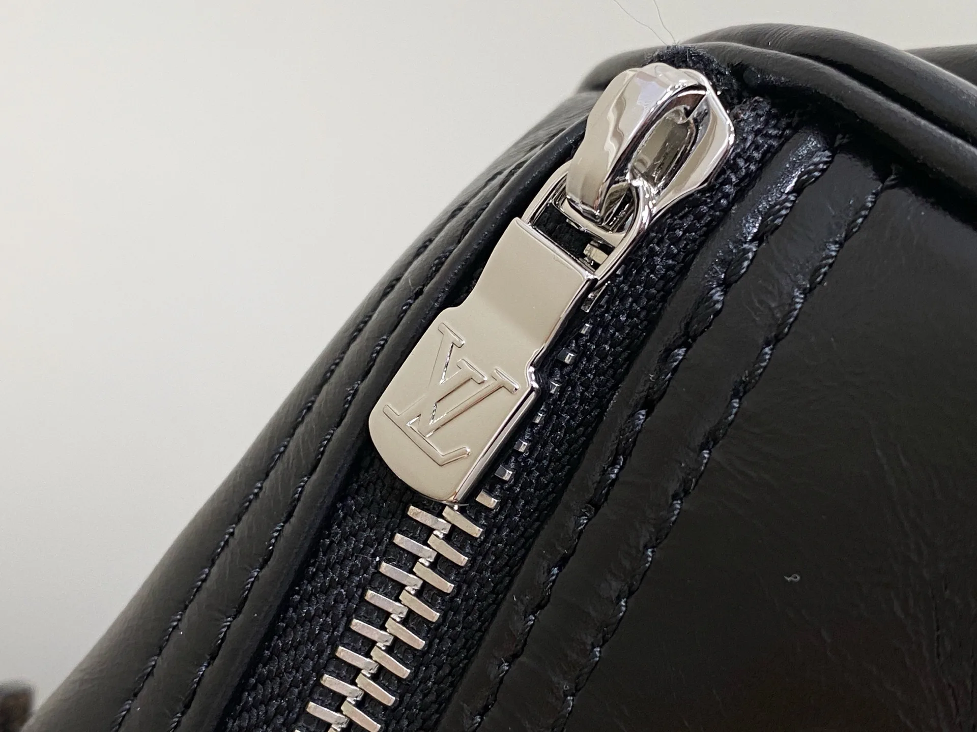 Классические Сумки Женские Louis Vuitton 12798949
