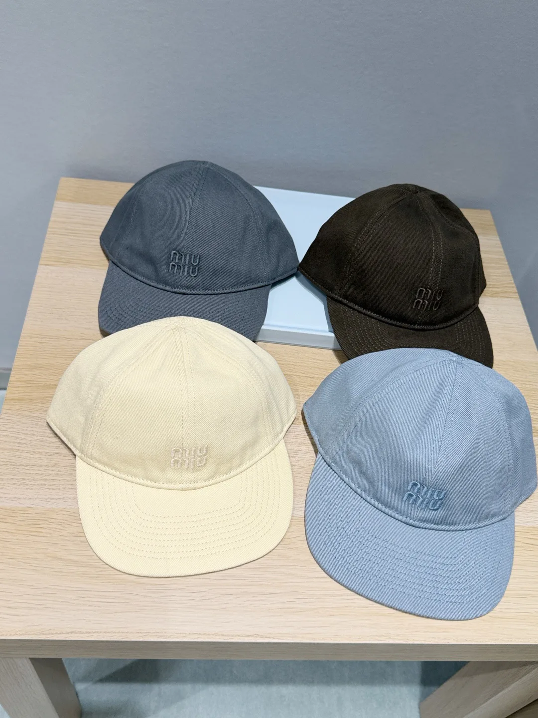 Головные Уборы Miu Miu 869569