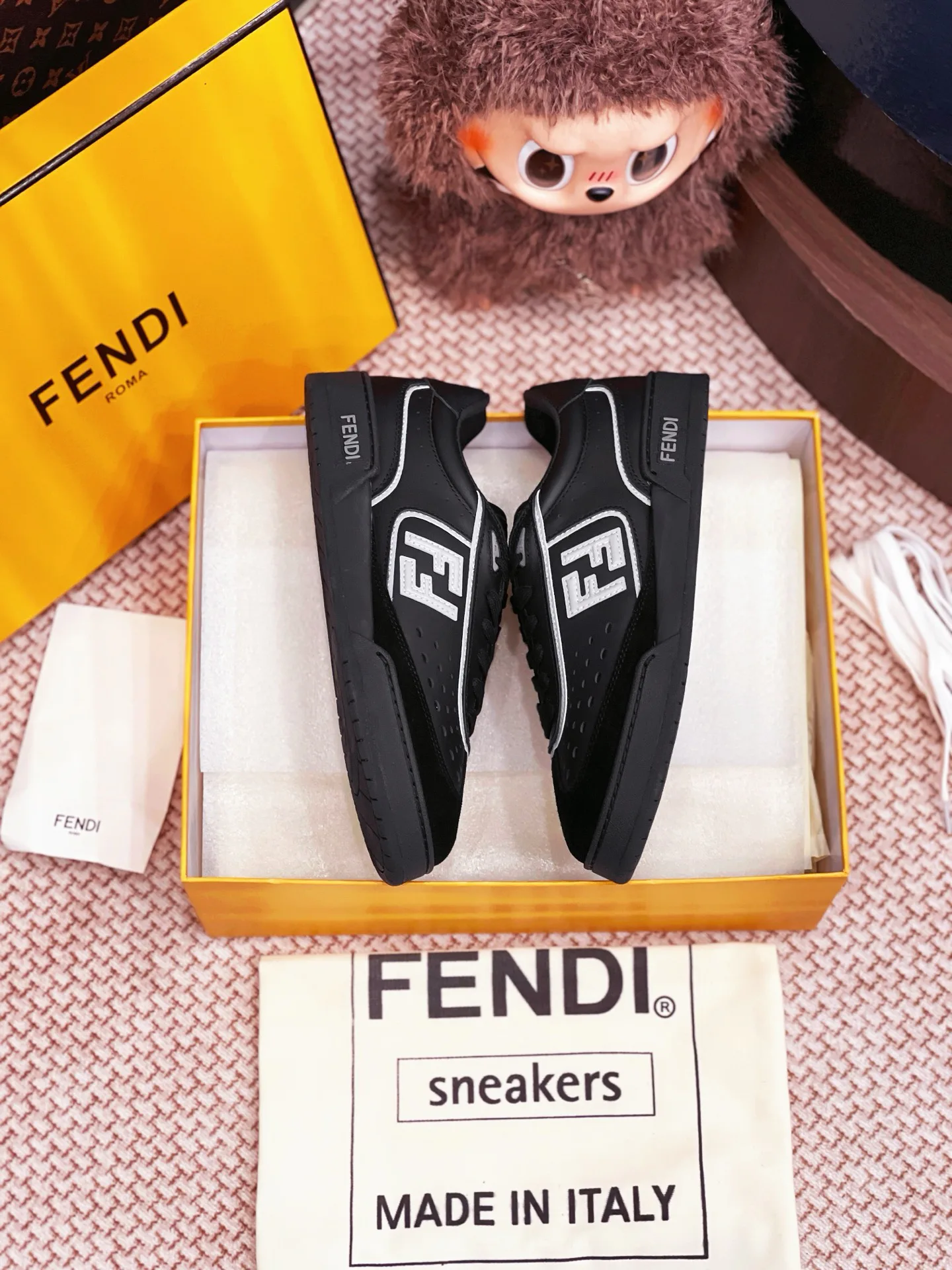 Кроссовки Женские Fendi 35355