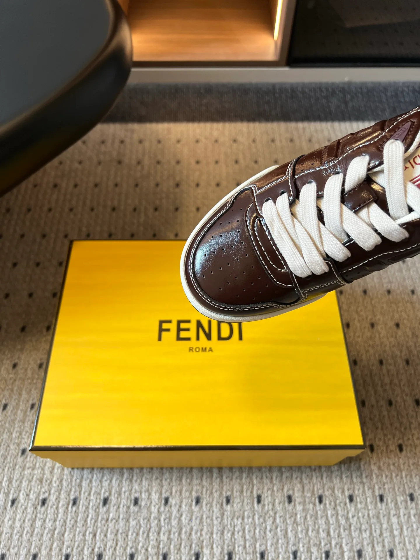 Кроссовки Женские Fendi 18121020