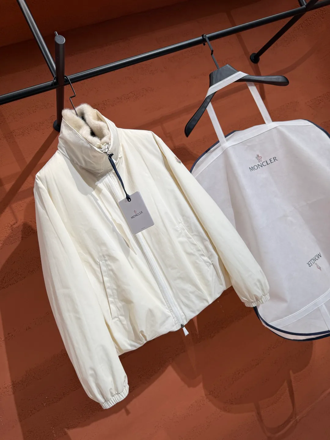 Куртки И Пуховики Женские Moncler 19579913