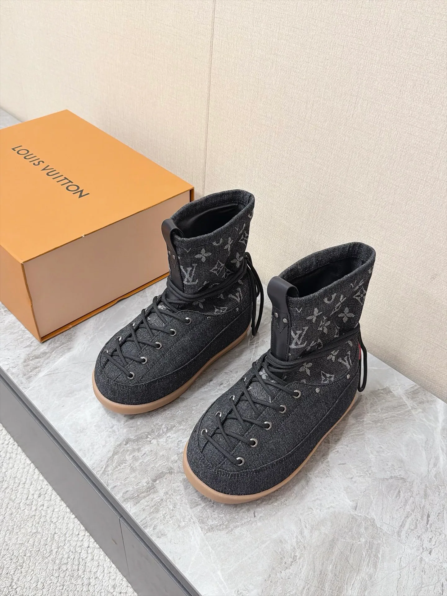 Угги Женские Louis Vuitton 19179034