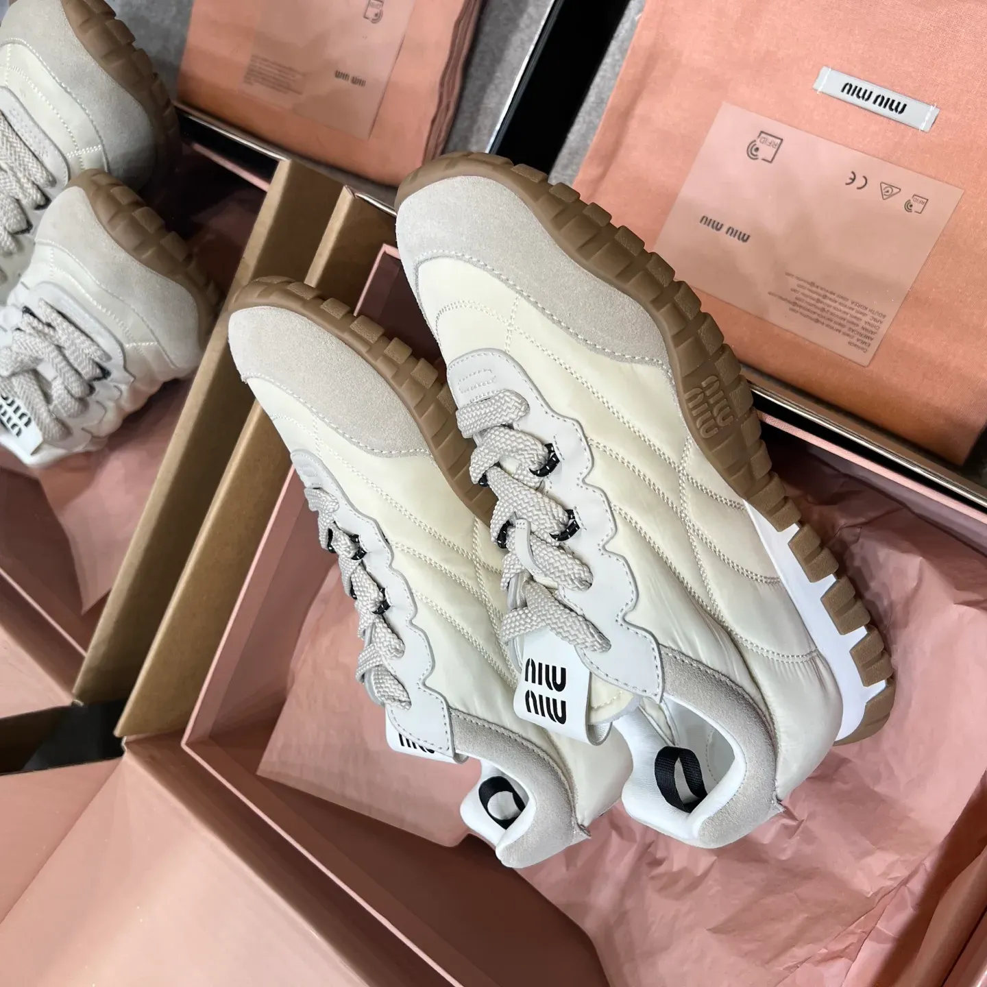 Кроссовки Женские Miu Miu 23553