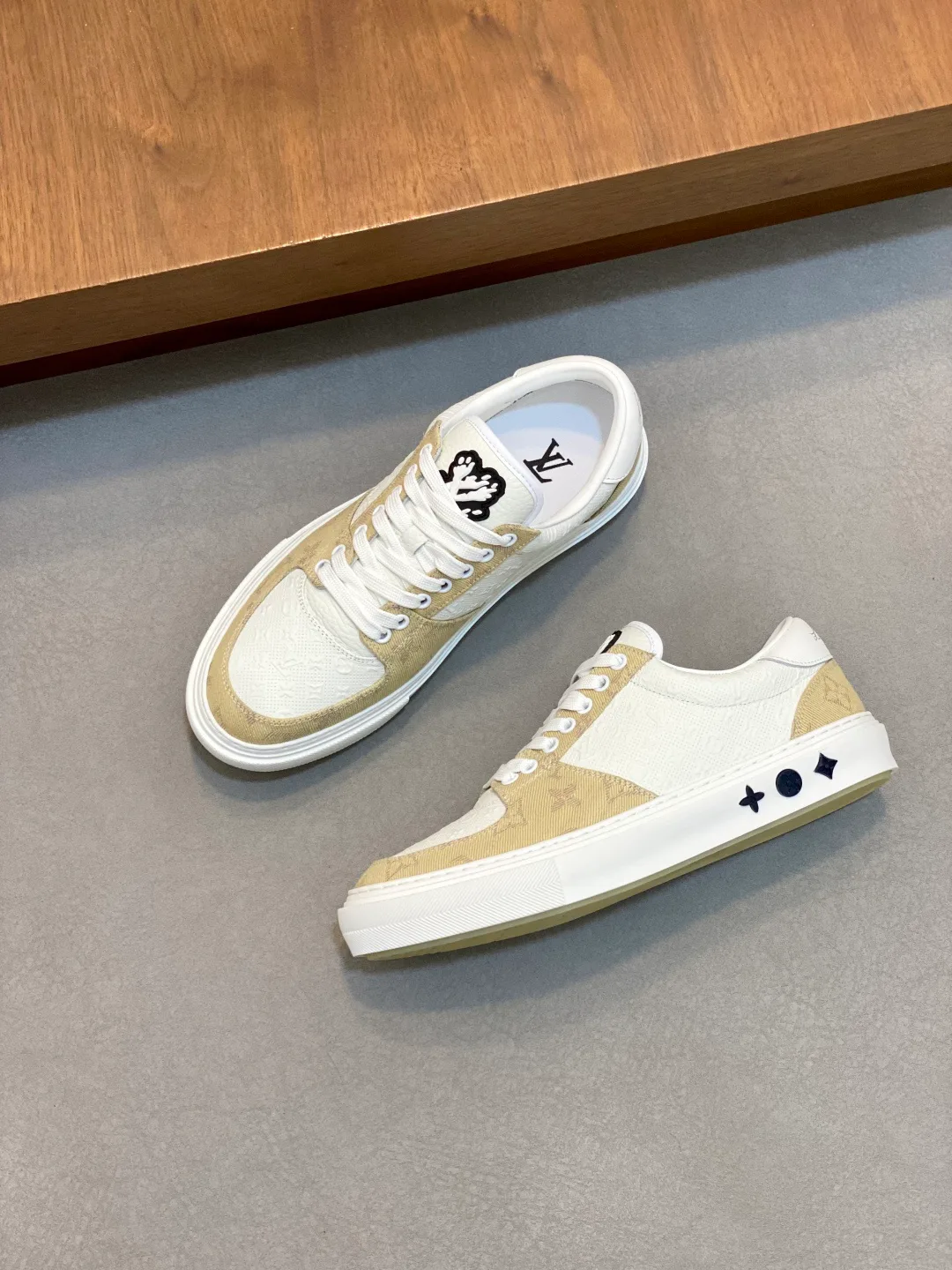 Кроссовки Мужские Louis Vuitton 17934209