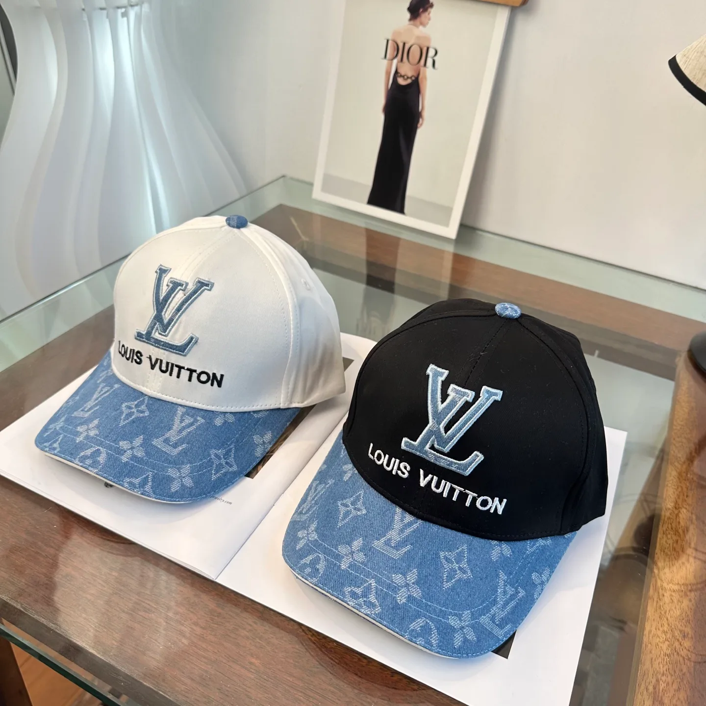 Головные Уборы Louis Vuitton 11689429