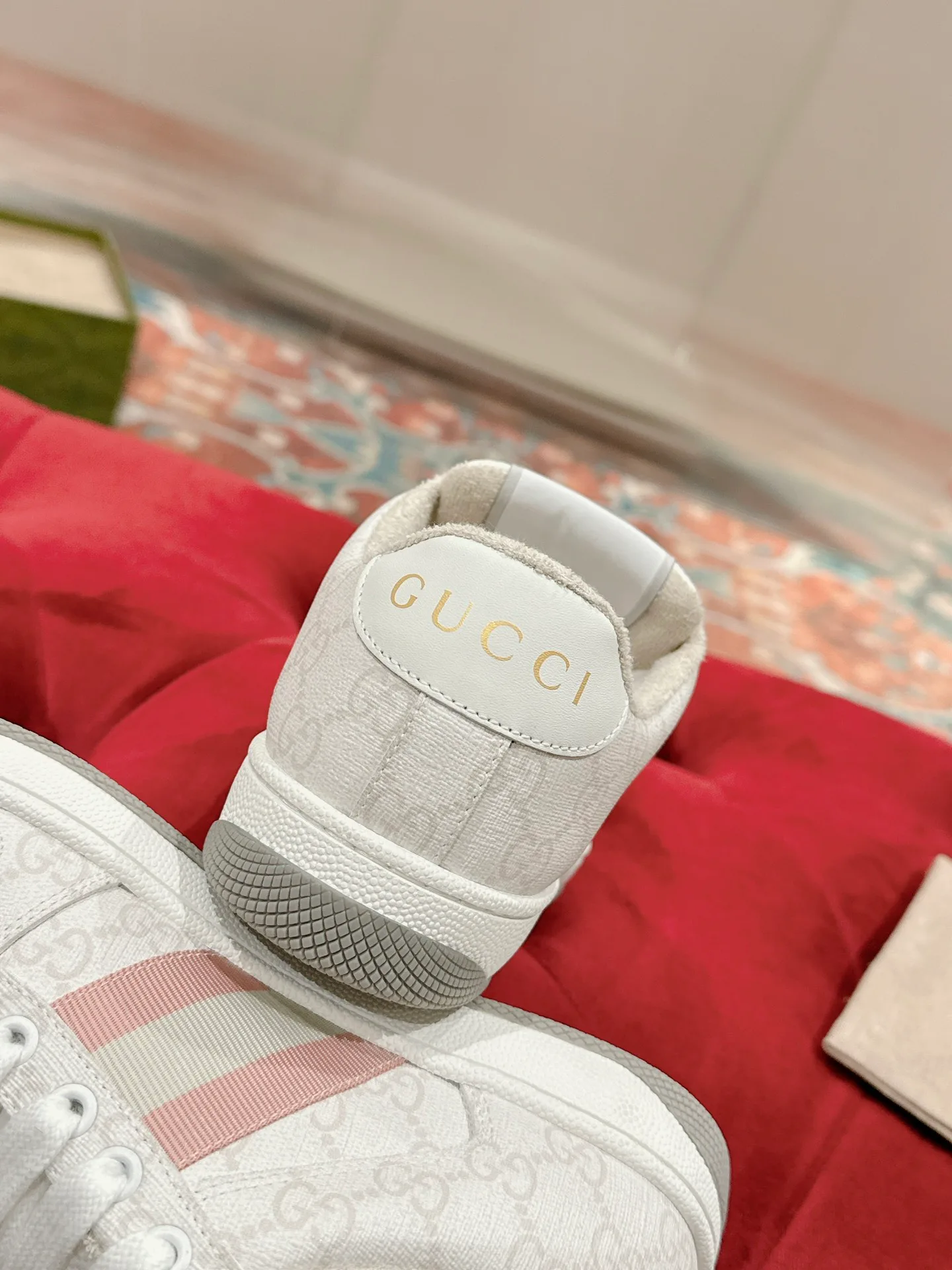 Кроссовки Женские Gucci 17956705