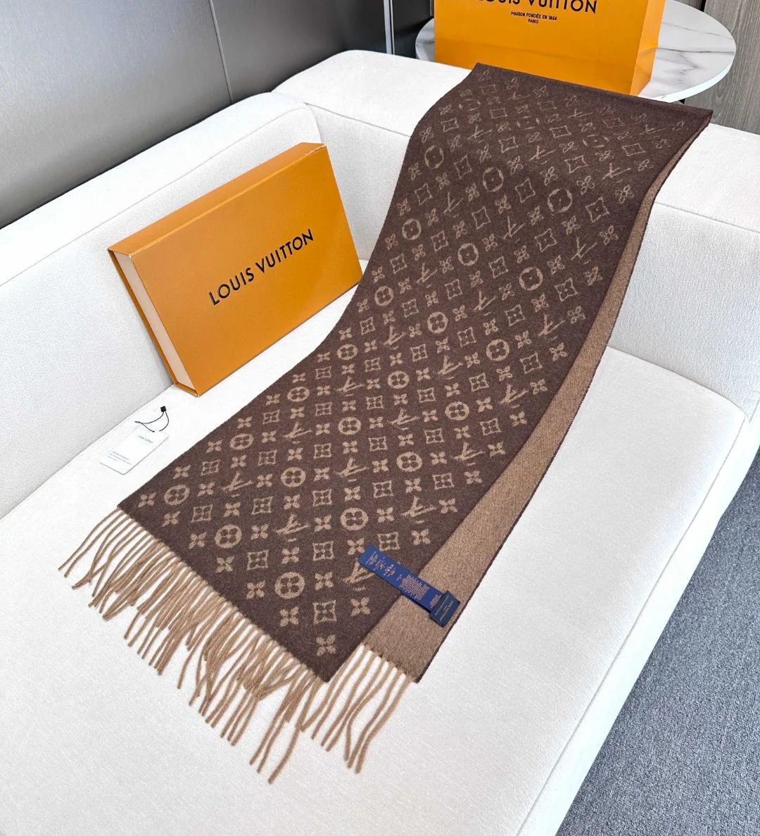 Шарфы Louis Vuitton 18476637