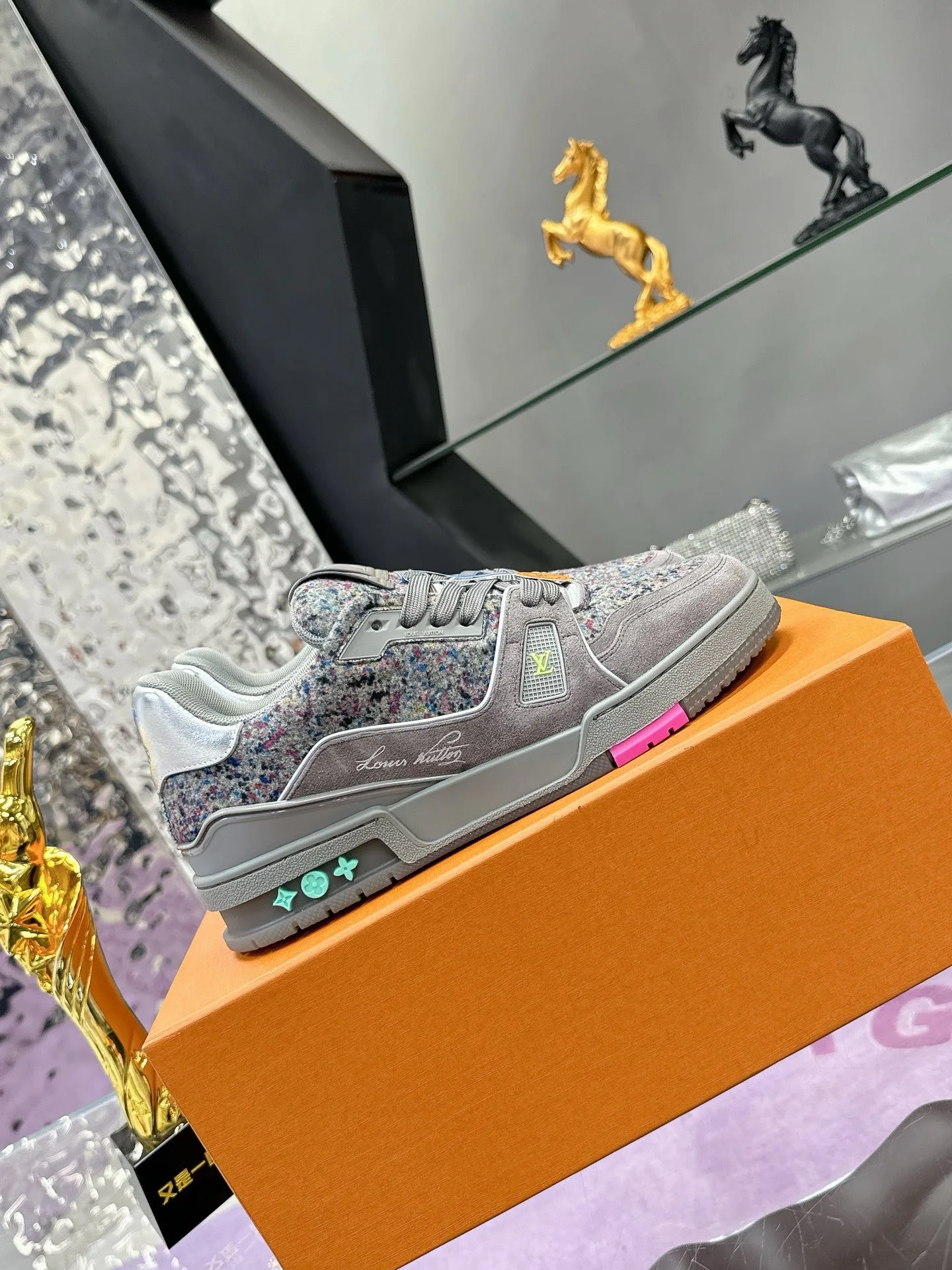 Кроссовки Женские Louis Vuitton 2652621