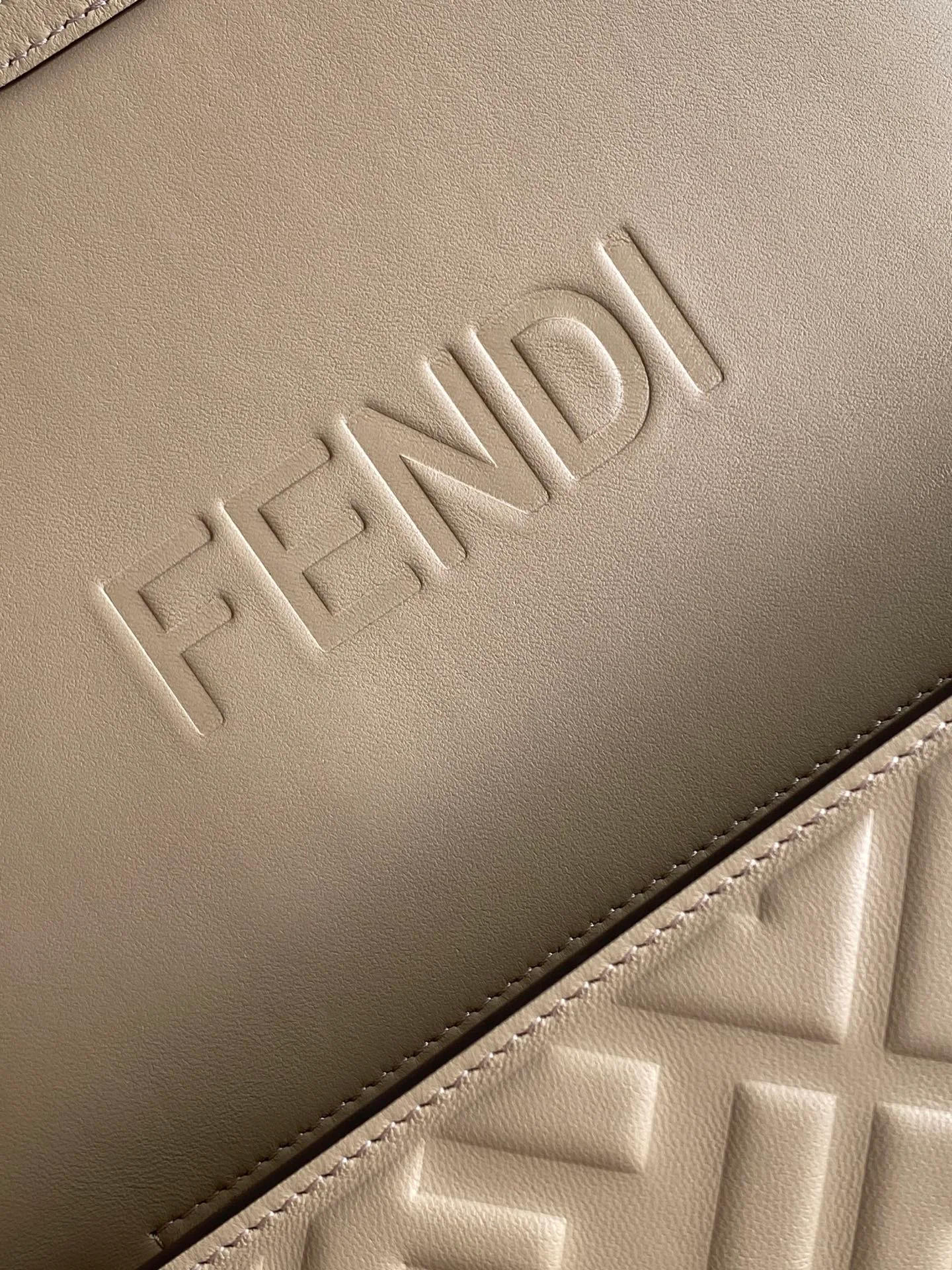 Классические Сумки Женские Fendi 13234577