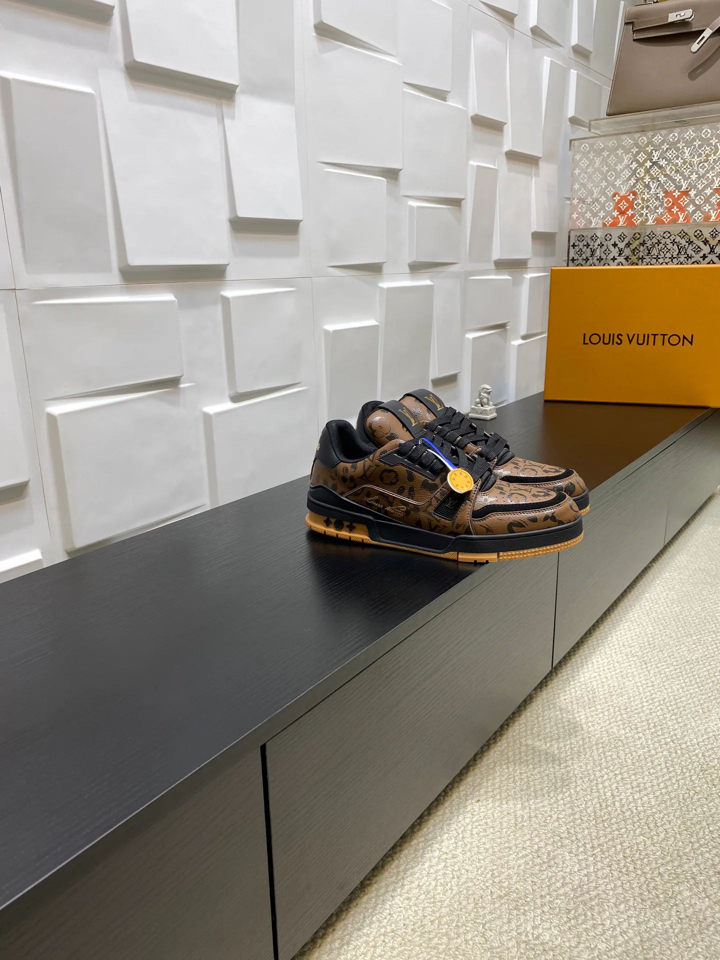 Кроссовки Мужские Louis Vuitton 11437261