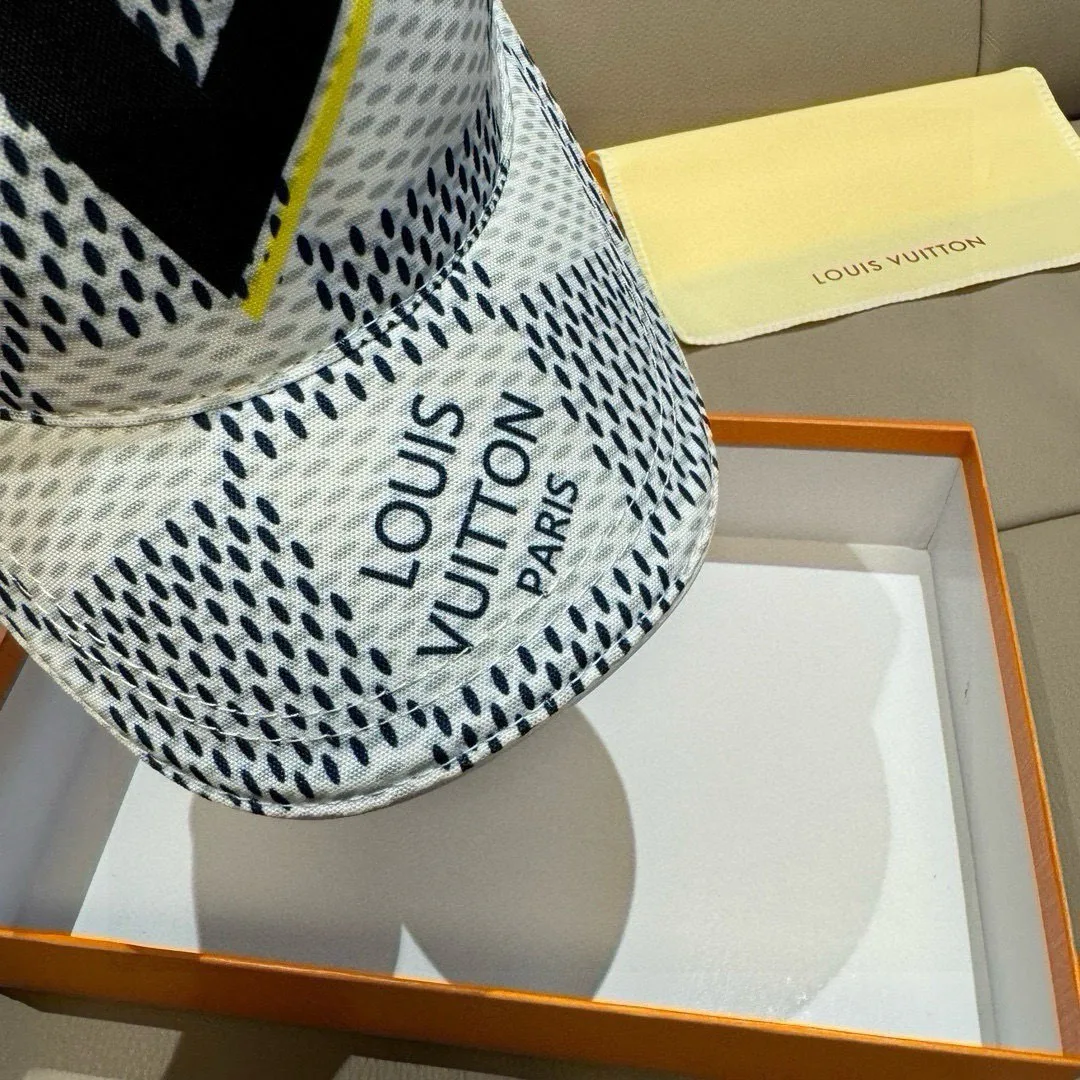 Головные Уборы Louis Vuitton 17604820
