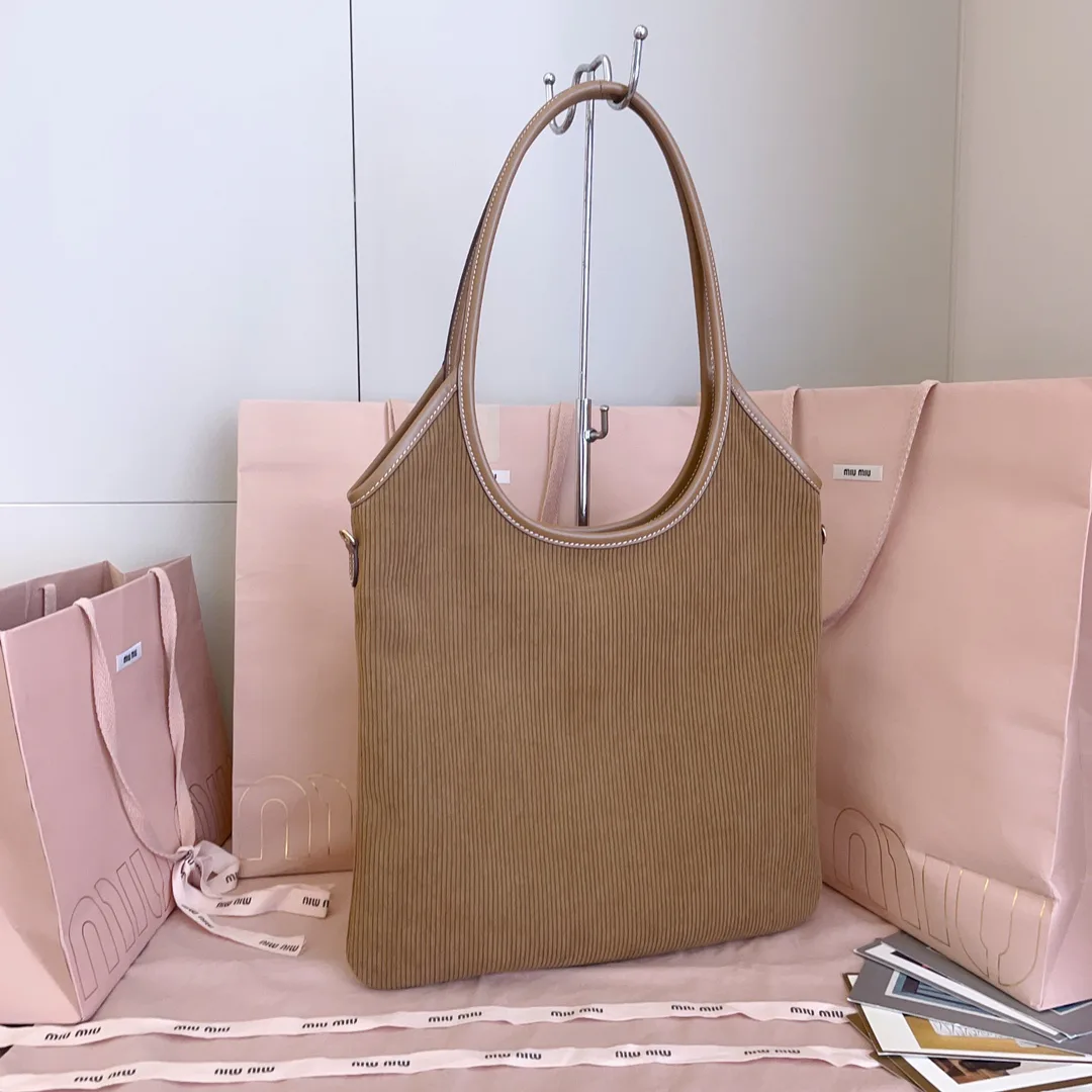 Классические Сумки Женские Miu Miu 852829