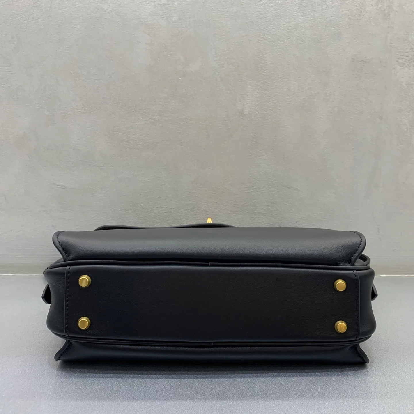 Классические Сумки Женские Balenciaga 18136201