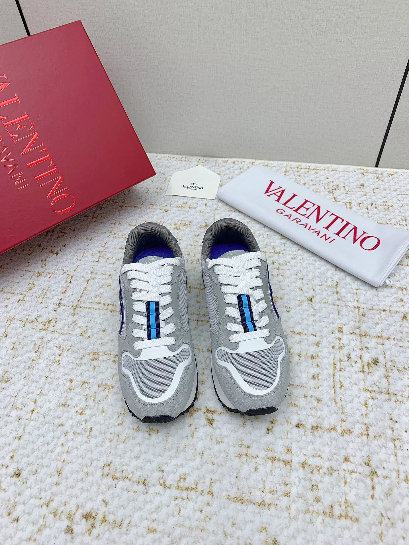 Кроссовки Женские Valentino 11070146