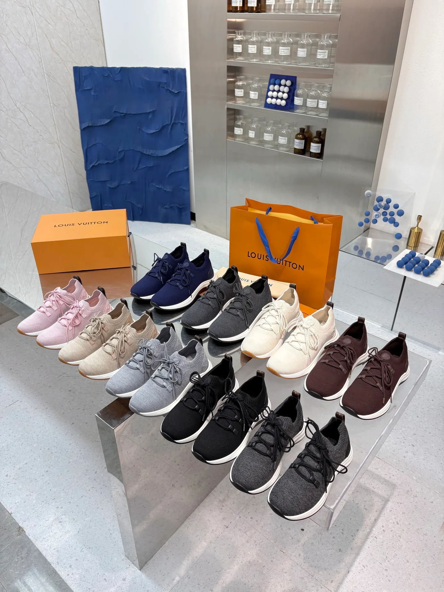 Кроссовки Женские Louis Vuitton 18055130