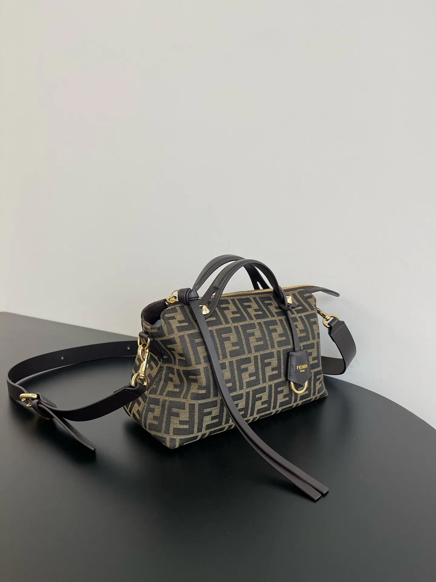 Классические Сумки Женские Fendi 10644799