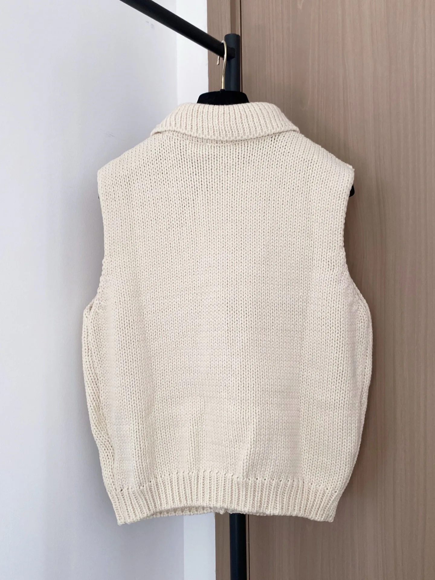 Жилеты Женские Chanel 2707743