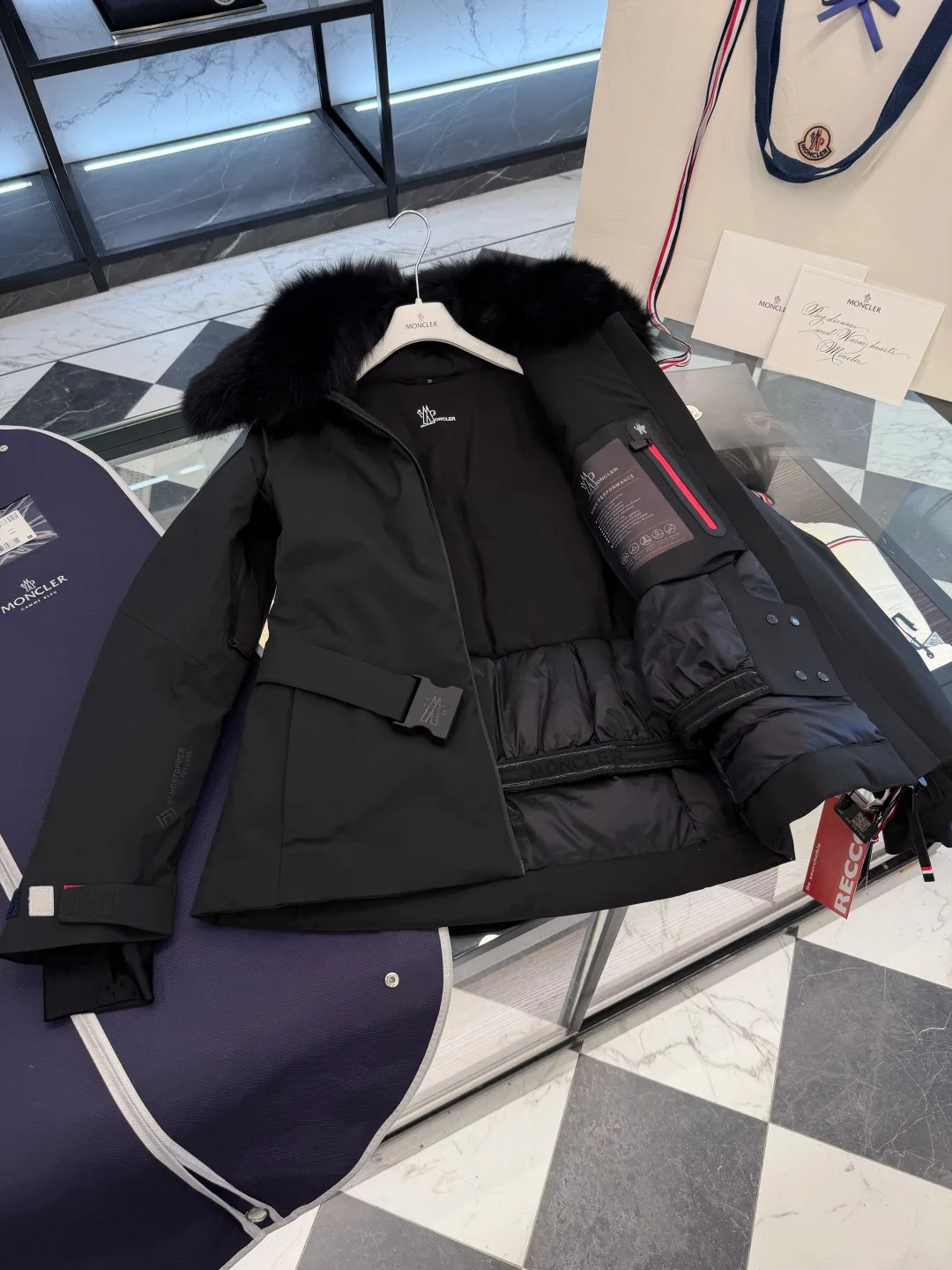 Куртки И Пуховики Женские Moncler 18725286
