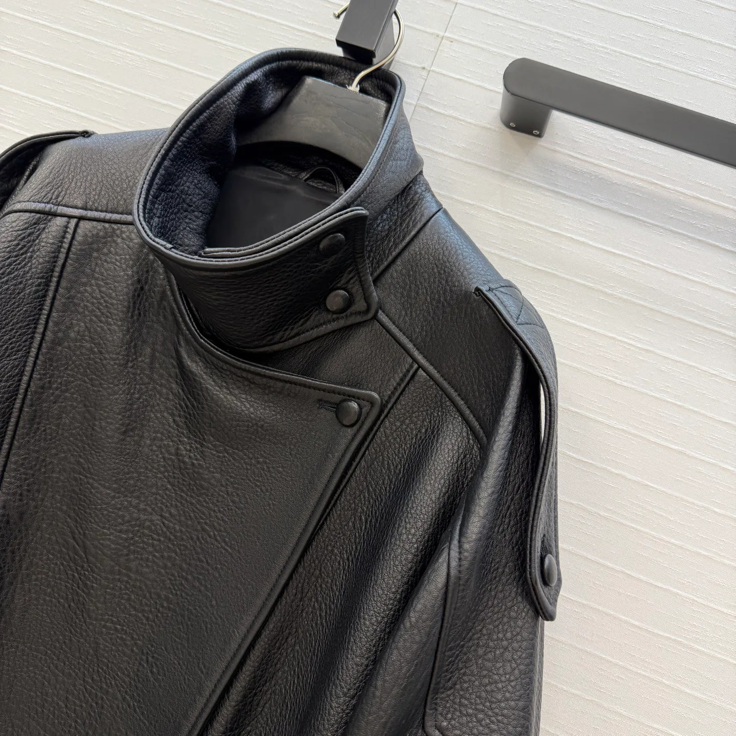 Кожаные Куртки И Дублёнки Женские Saint Laurent 18115232