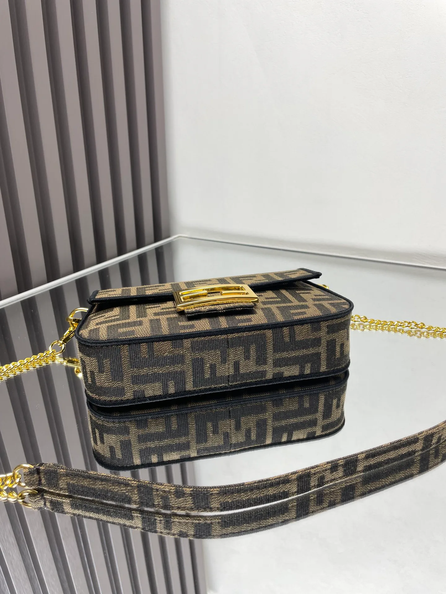 Классические Сумки Женские Fendi 13546254