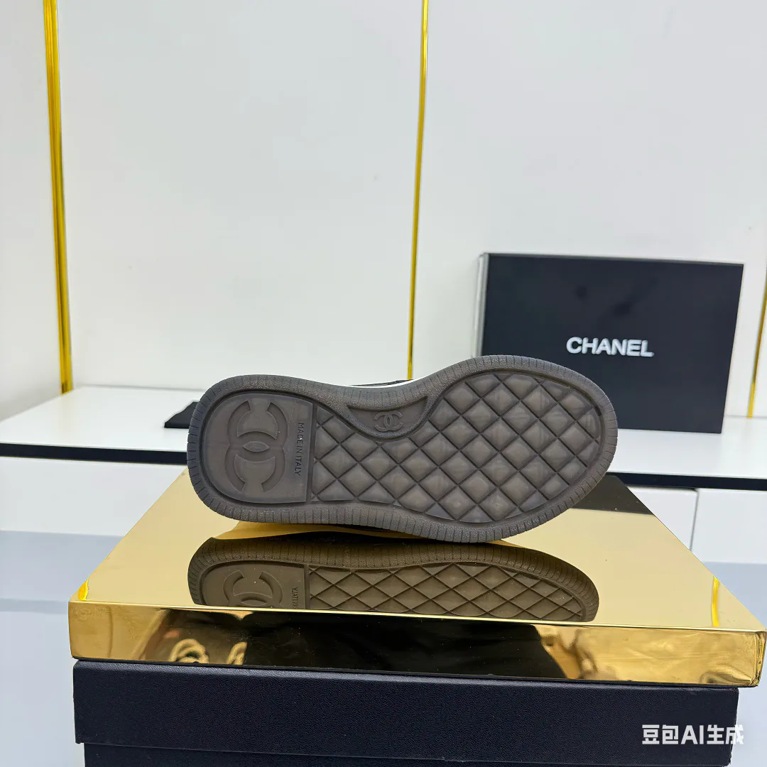 Кроссовки Женские Chanel 19316022