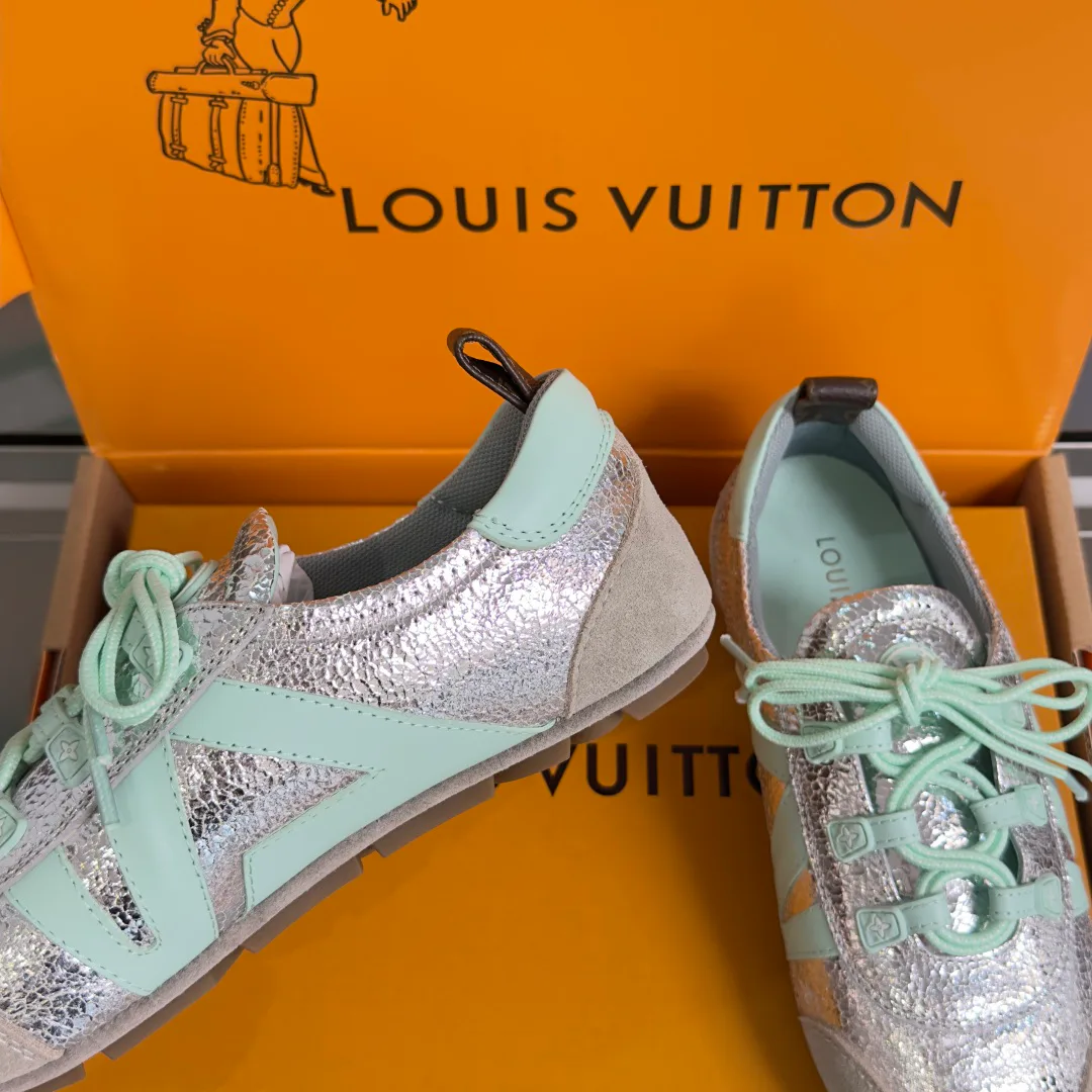 Кроссовки Женские Louis Vuitton 17780696