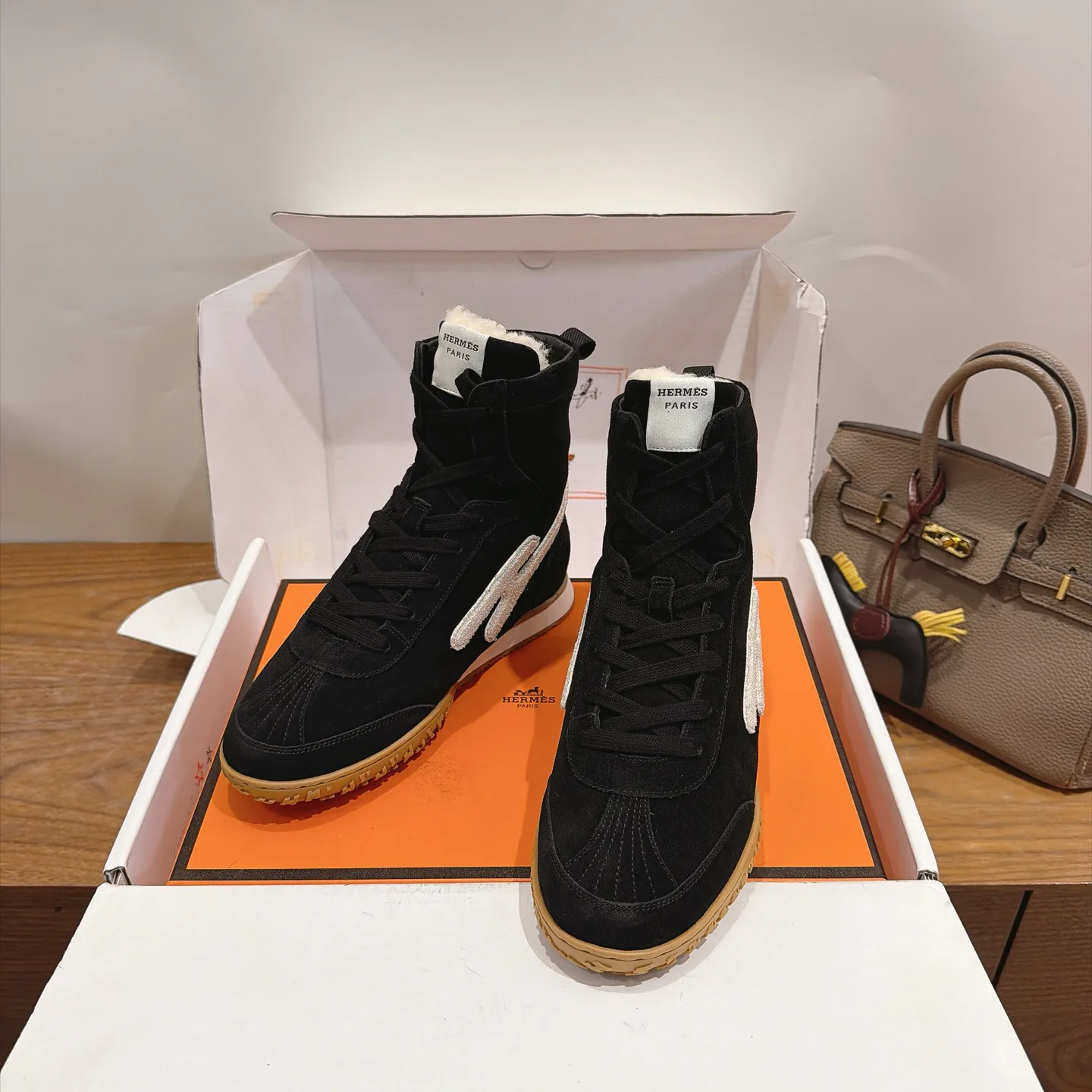 Кроссовки Женские Hermes 17935237