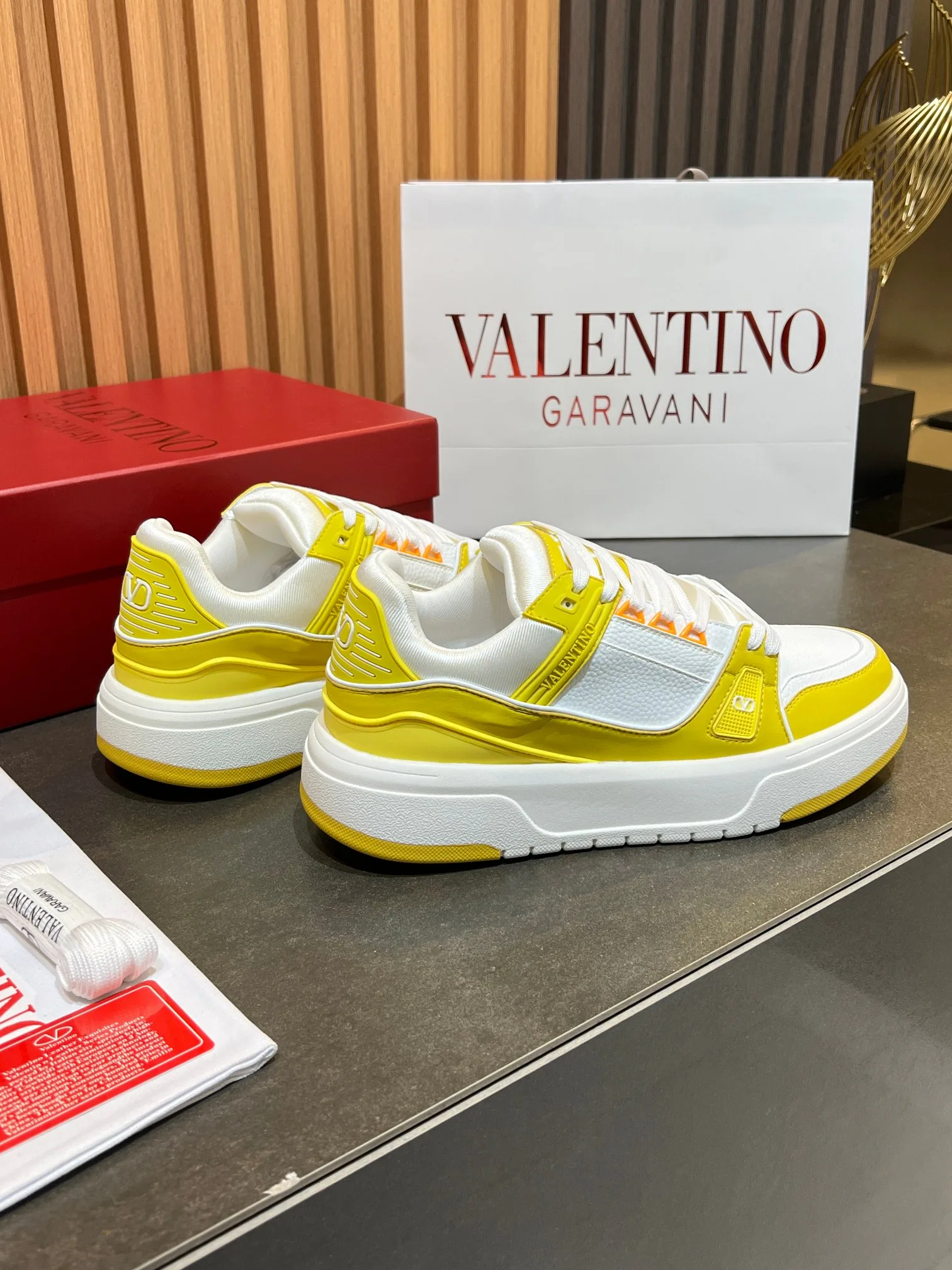Кроссовки Женские Valentino 11575968