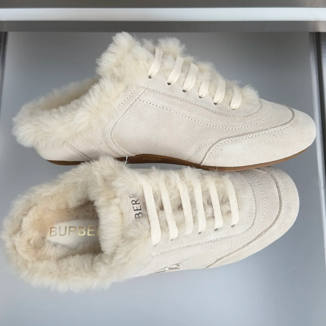 Кроссовки Женские Burberry 18719366