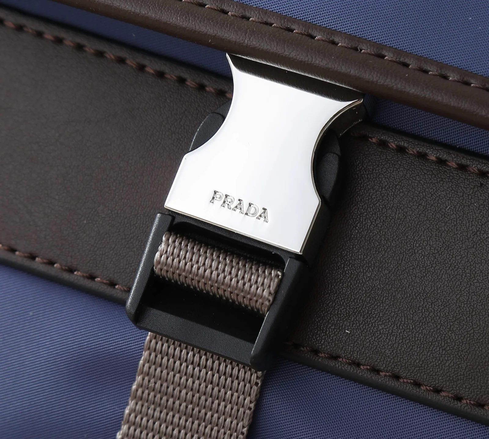 Сумки На Ремне Женские Prada 12757374