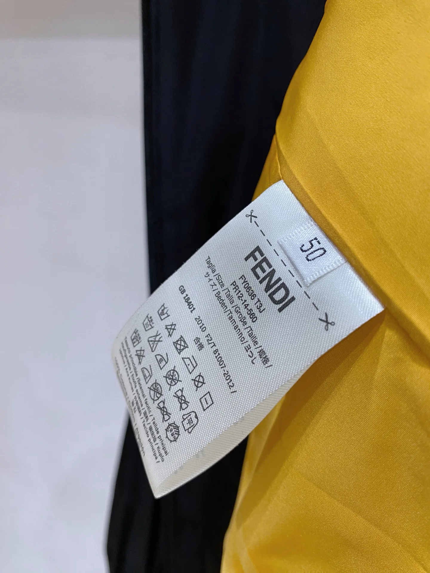 Куртки И Пуховики Мужские Fendi 10815803