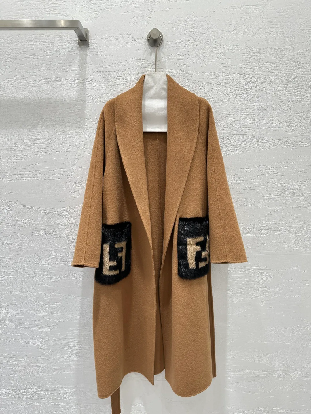 Пальто Женские Fendi 18226745
