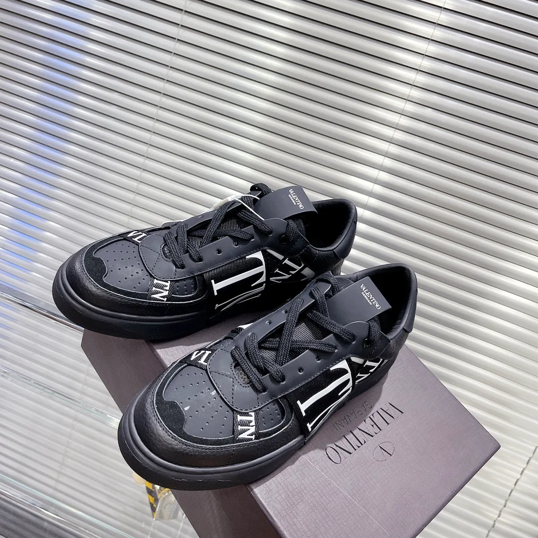 Кроссовки Женские Valentino 904571