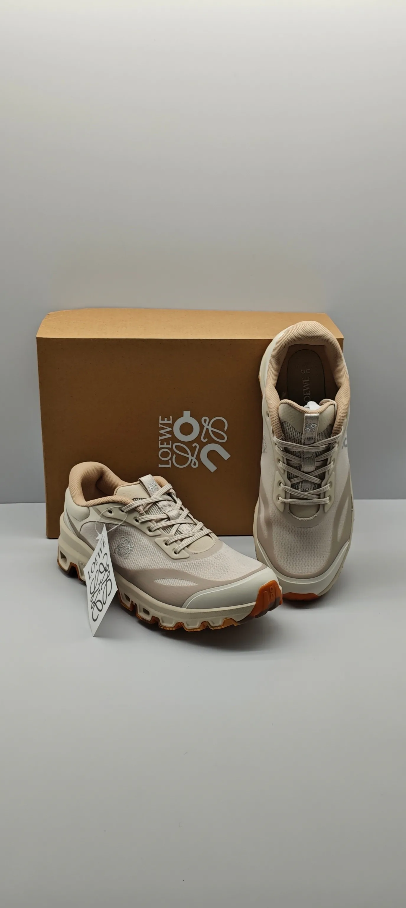 Кроссовки Женские Loewe 13193861
