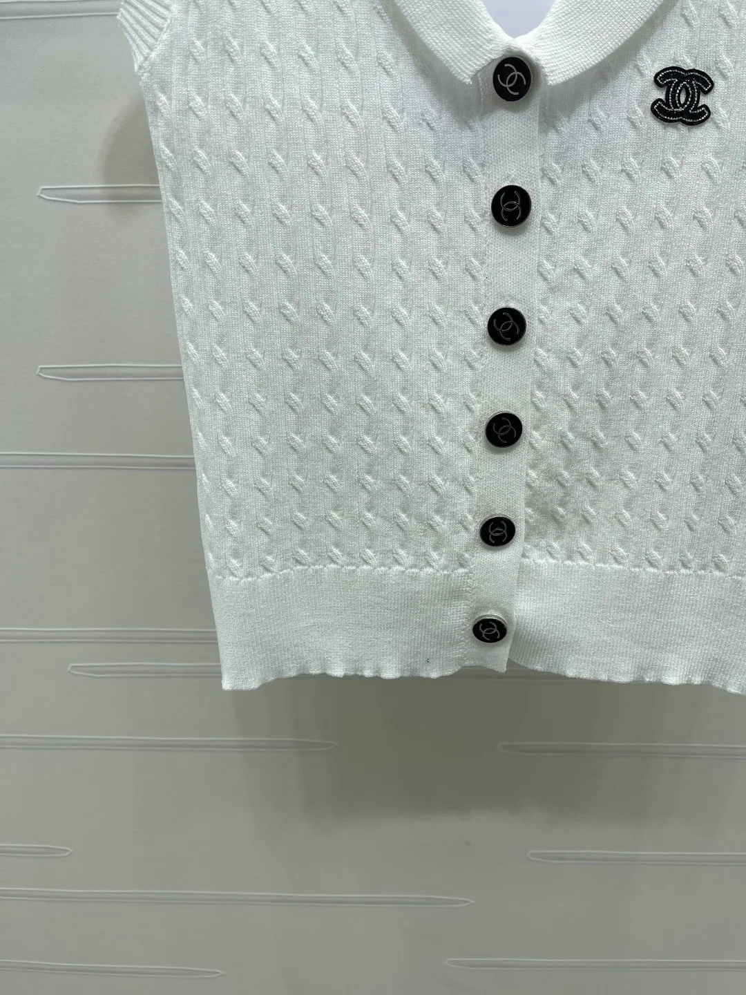 Жилеты Женские Chanel 17399241