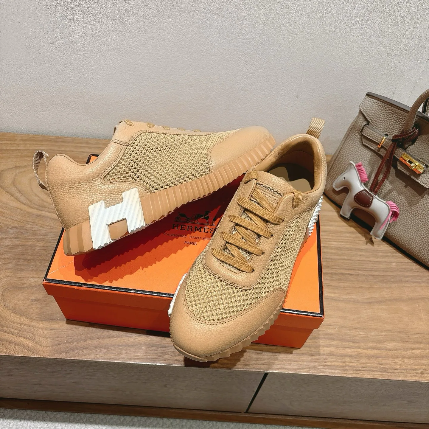 Кроссовки Женские Hermes 9915118