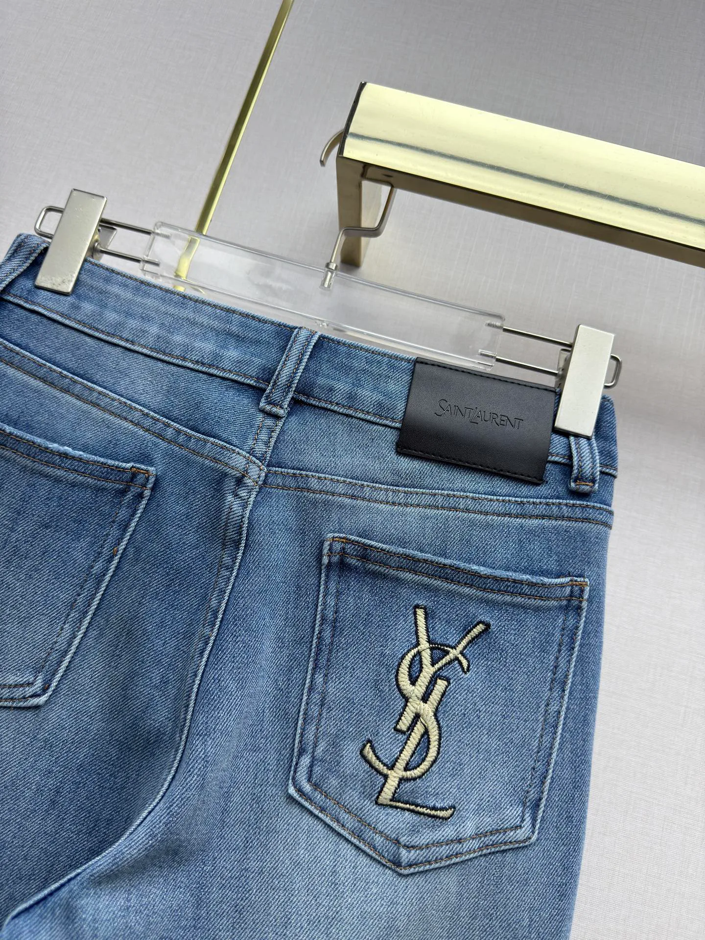 Джинсы Женские Saint Laurent 12929629