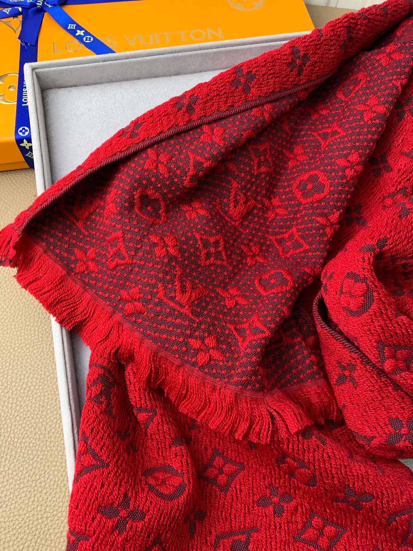 Шарфы Louis Vuitton 18525768