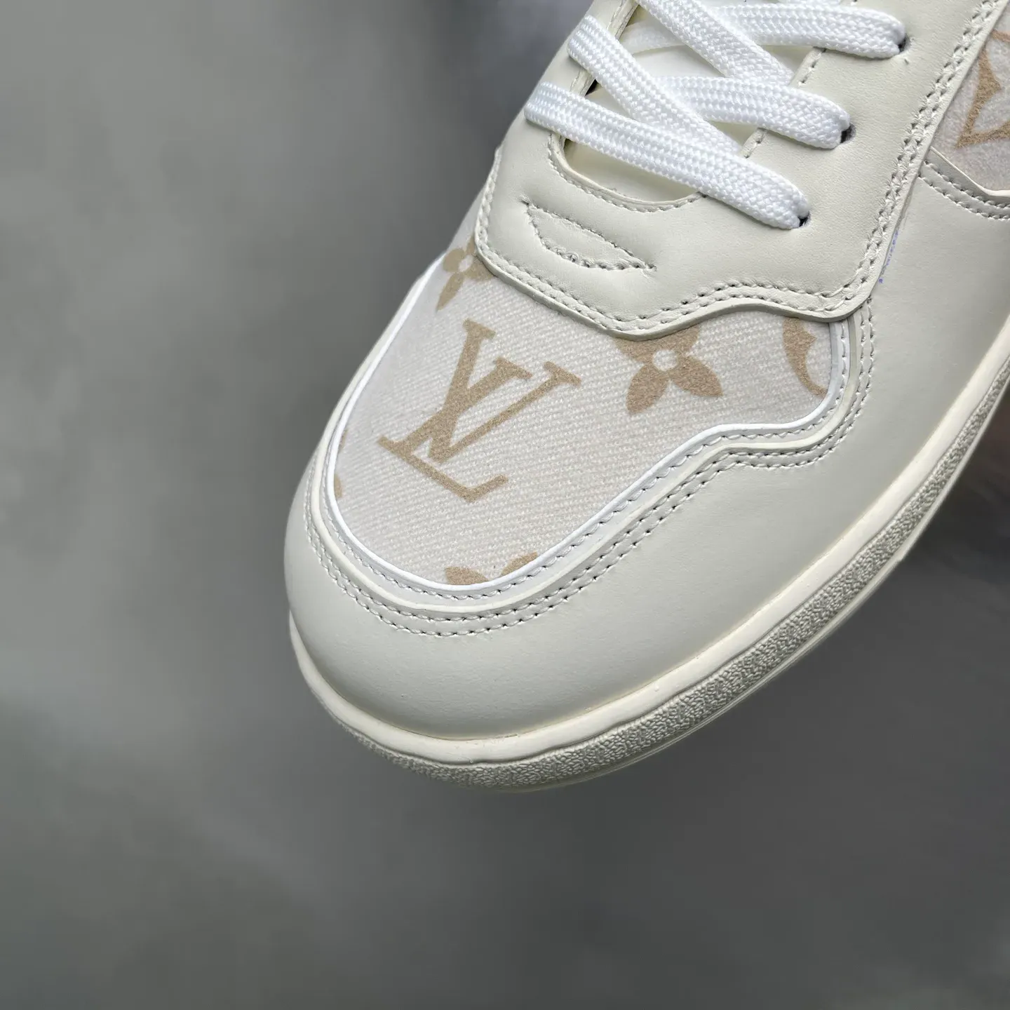 Кроссовки Женские Louis Vuitton 558392