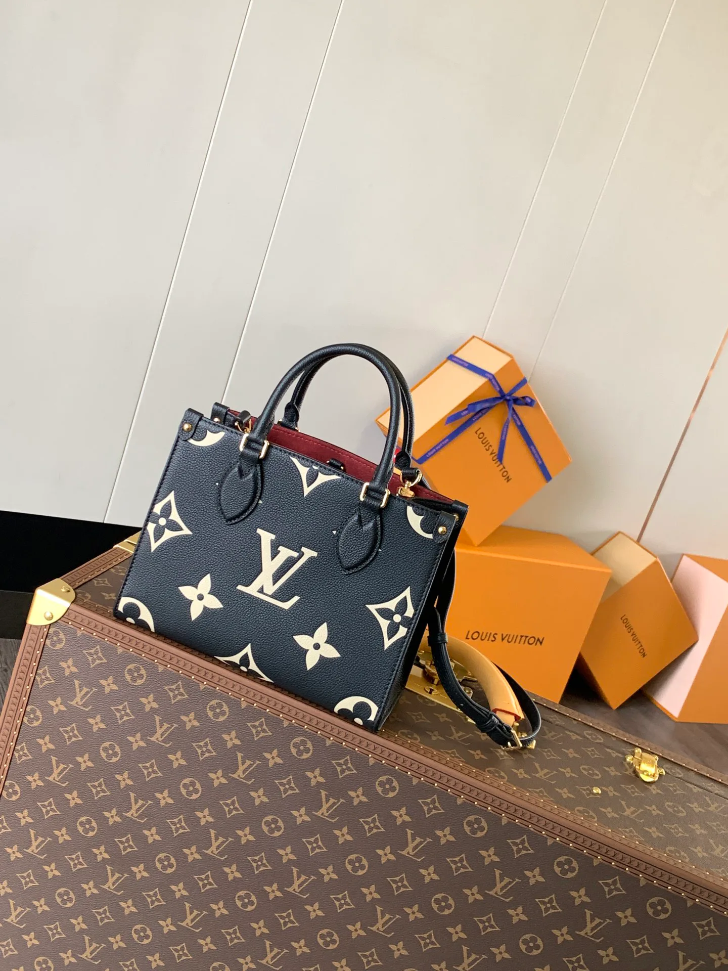 Классические Сумки Женские Louis Vuitton 18148124