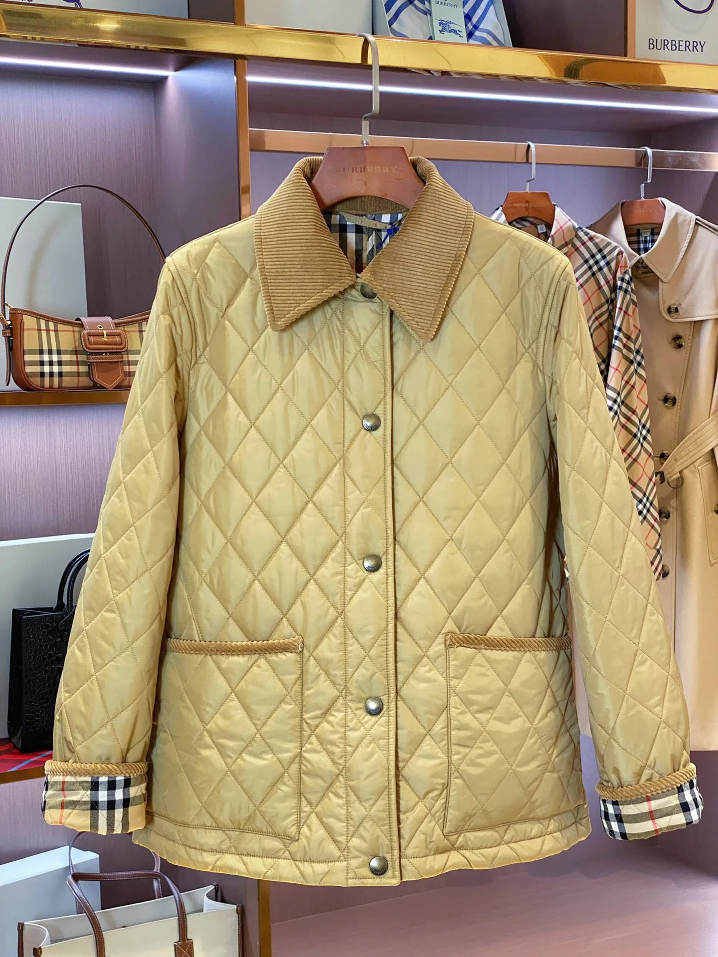 Куртки И Пуховики Женские Burberry 18140704