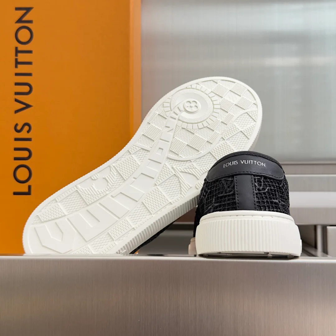 Кроссовки Женские Louis Vuitton 17950715