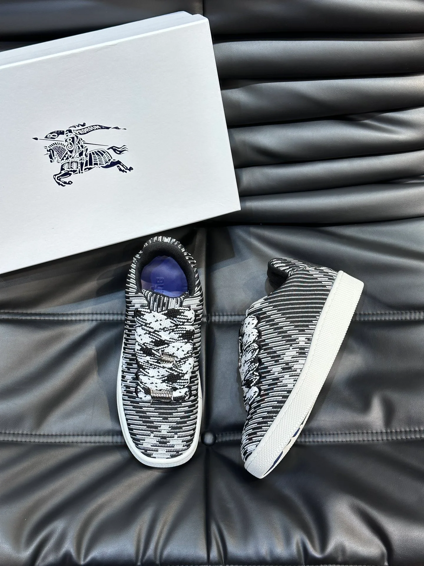 Кроссовки Женские Burberry 18744099