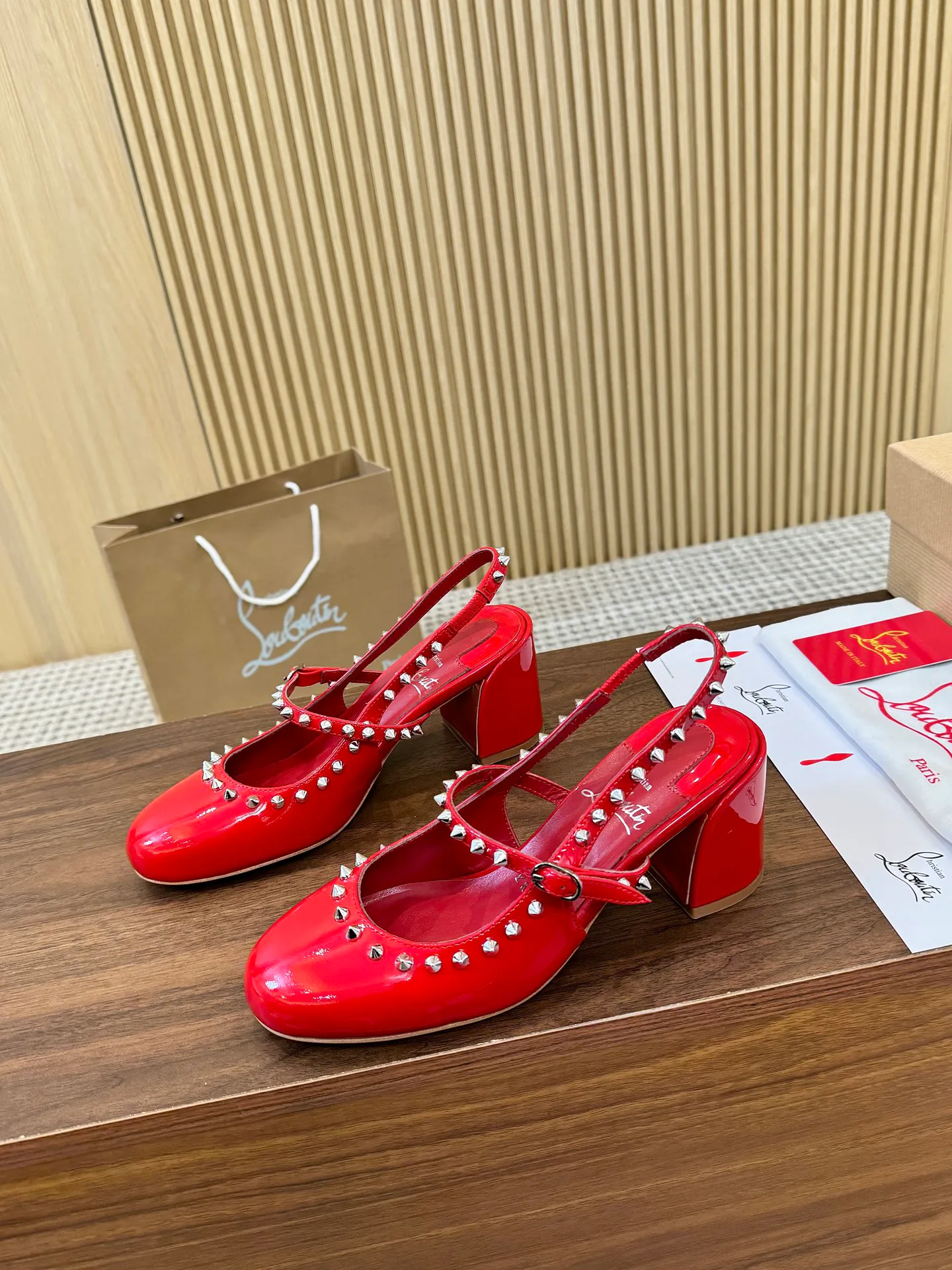 Туфли Женские Christian Louboutin 9737254