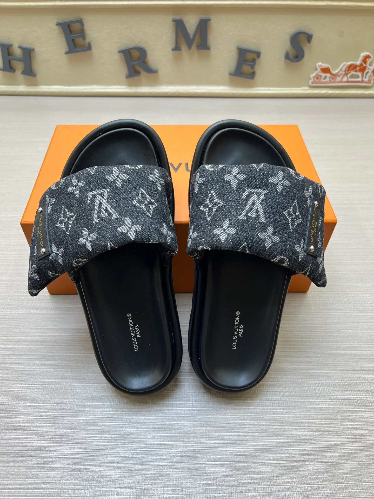 Шлепанцы Женские Louis Vuitton 9801567