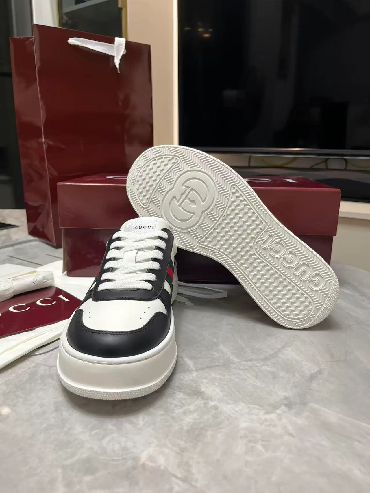 Кроссовки Женские Gucci 17620413