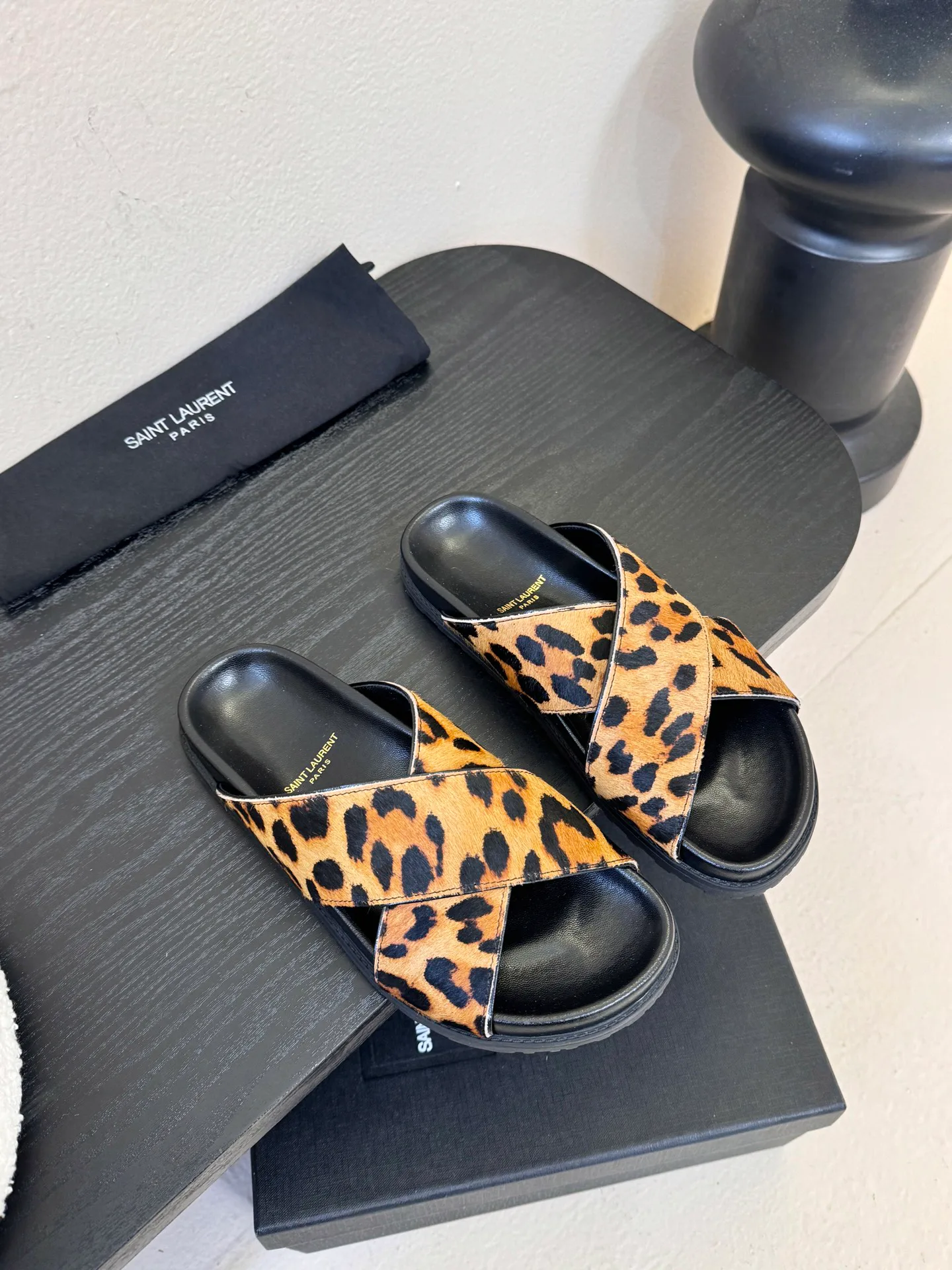 Шлепанцы Женские Saint Laurent 876041