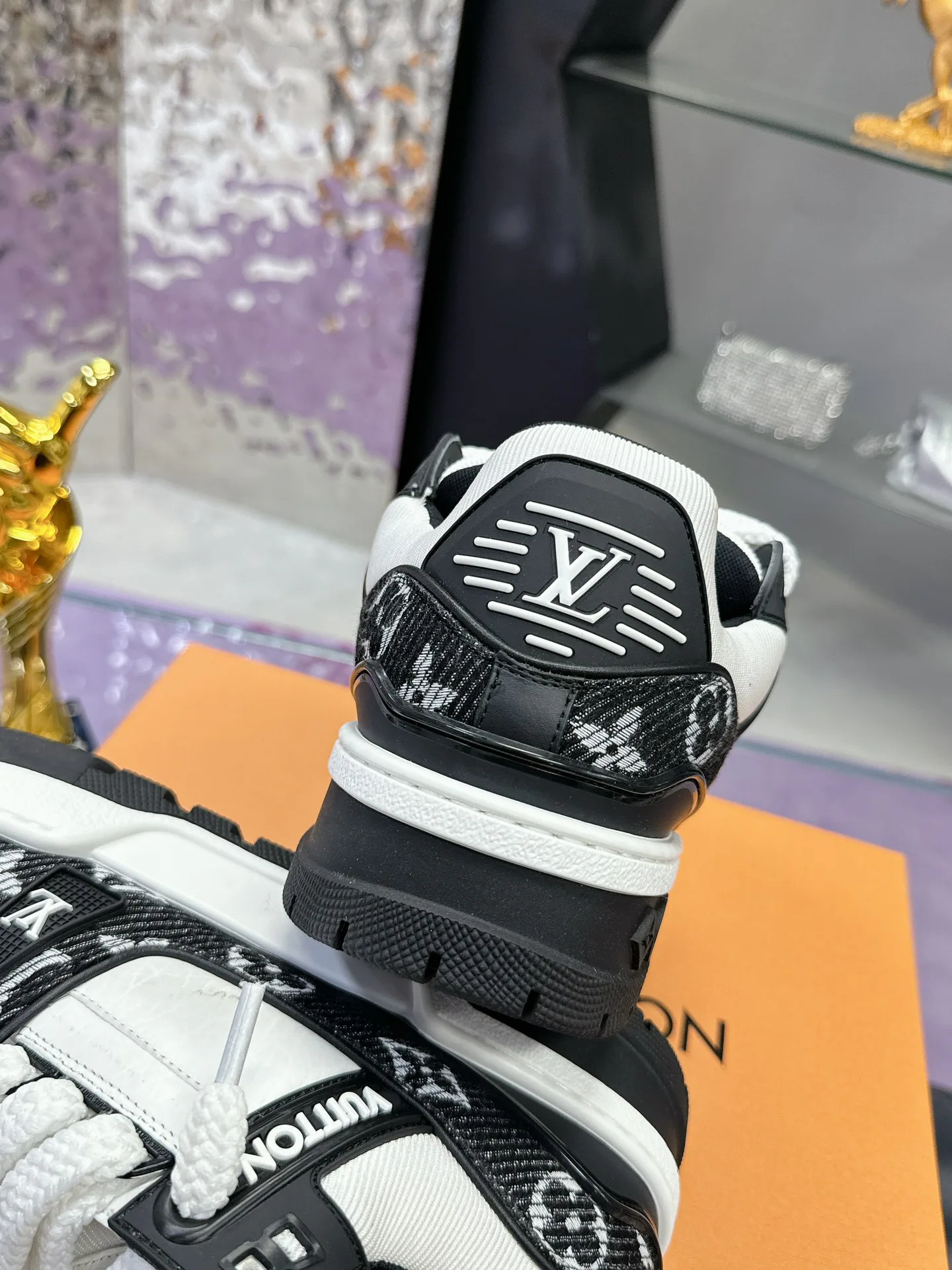 Кроссовки Женские Louis Vuitton 276131