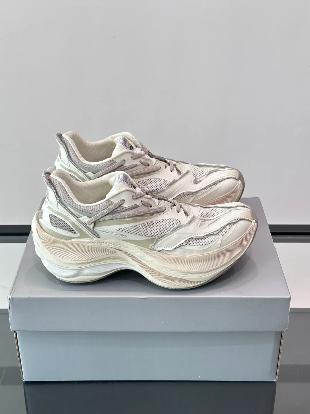 Кроссовки Женские Balenciaga 17604123
